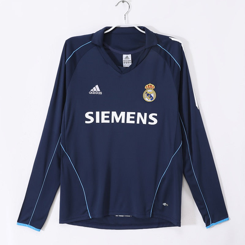 Mangas largas: Real Madrid Retro 2005/06