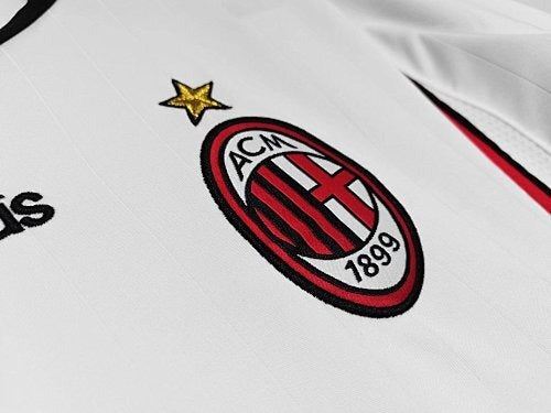 Long sleeve: AC Milan Retro 2006/07