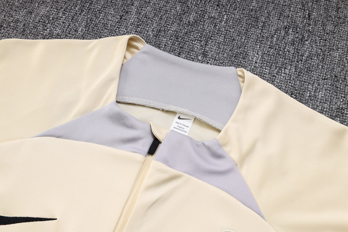 Kit de Treino Tottenham - Conjunto Manga Longa Marrom Amarelado