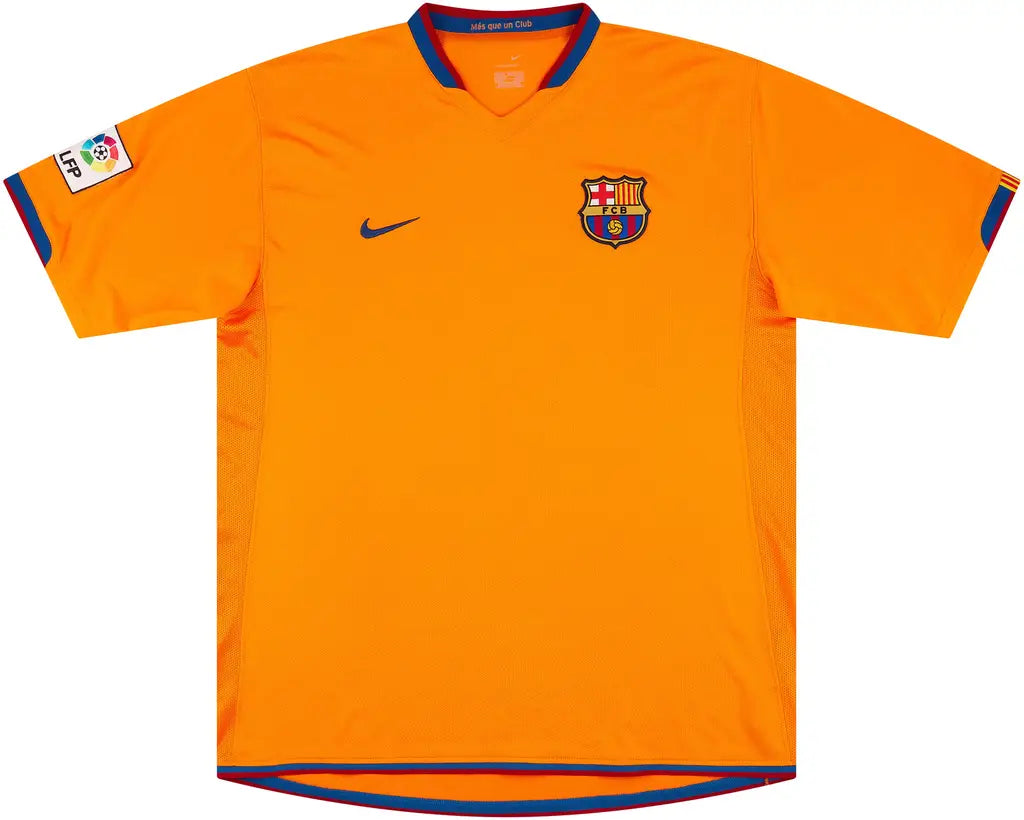 2006-08 Barcelona Away Shirt #19
