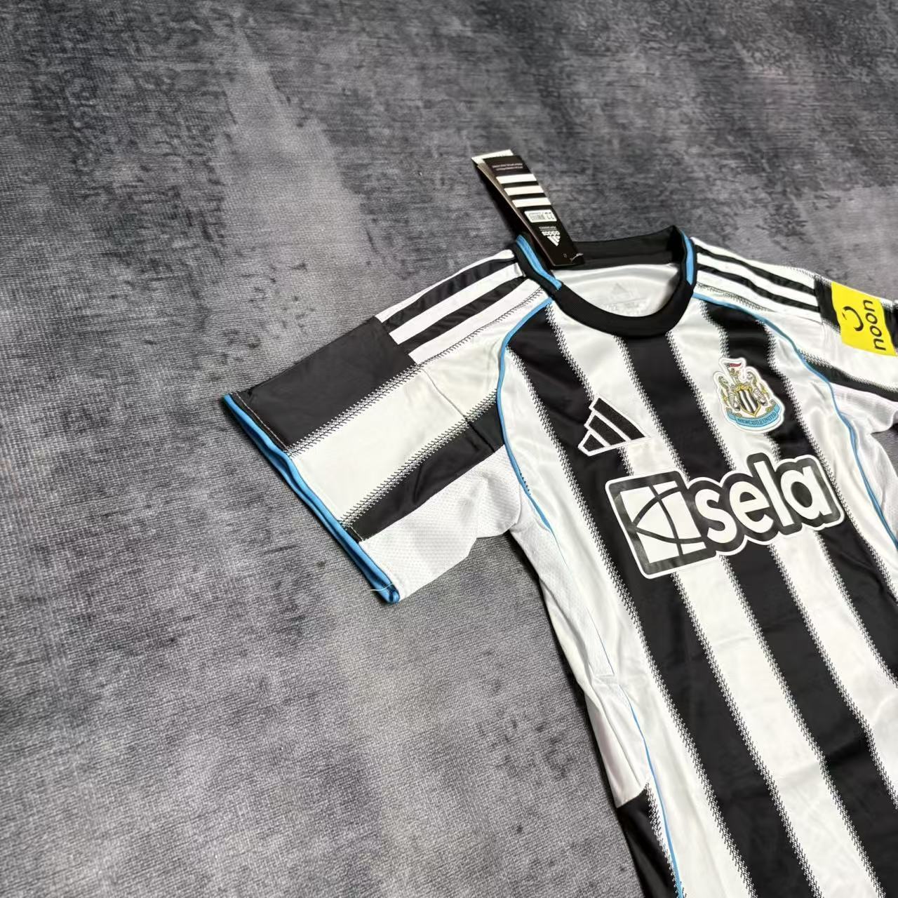 Conjunto infantil Newcastle 2025/26
