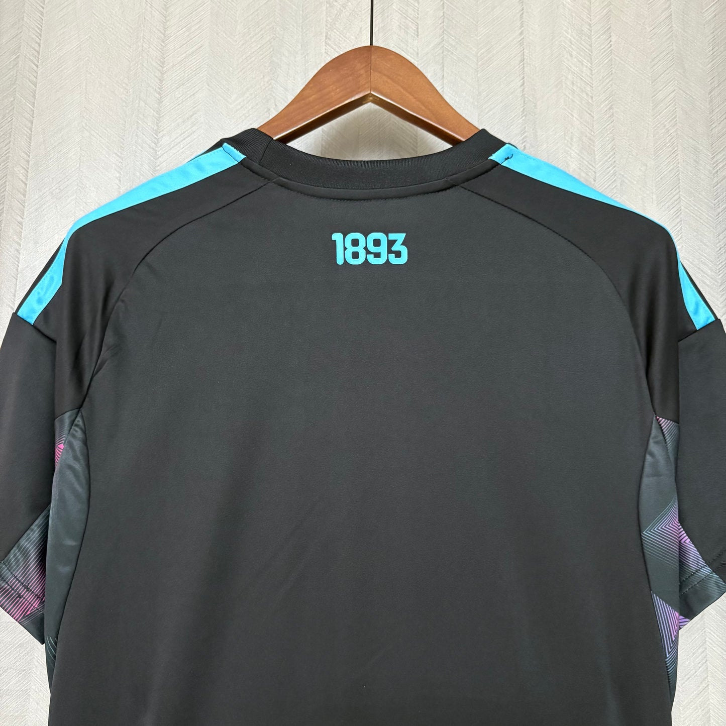 Argentina 2026 Black Goalkeeper Jersey | Golden Champions Badge & Three-Star Edition