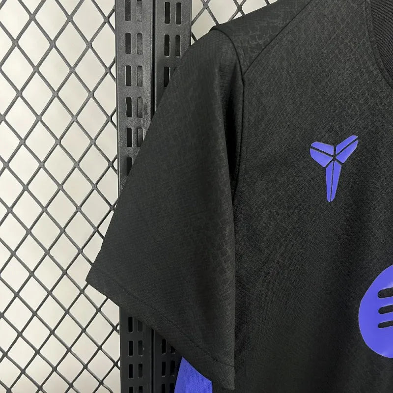 Camiseta prepartido del Barcelona vs. Kobe Bryant 2025/26 - Hombre