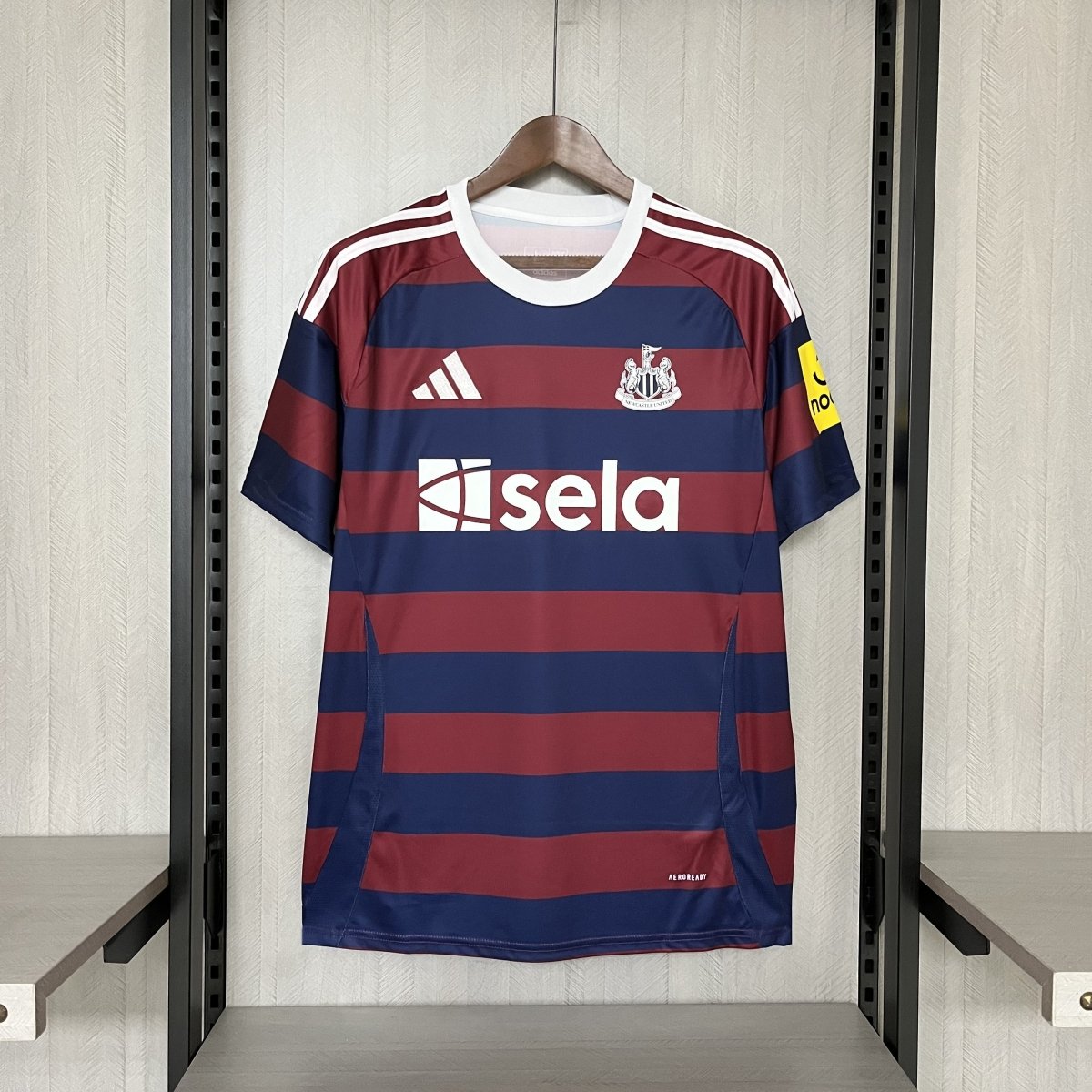 Camiseta azul y roja del Newcastle United 24/25