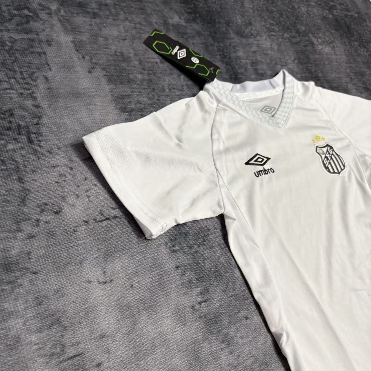 Conjunto infantil Santos 2025/26