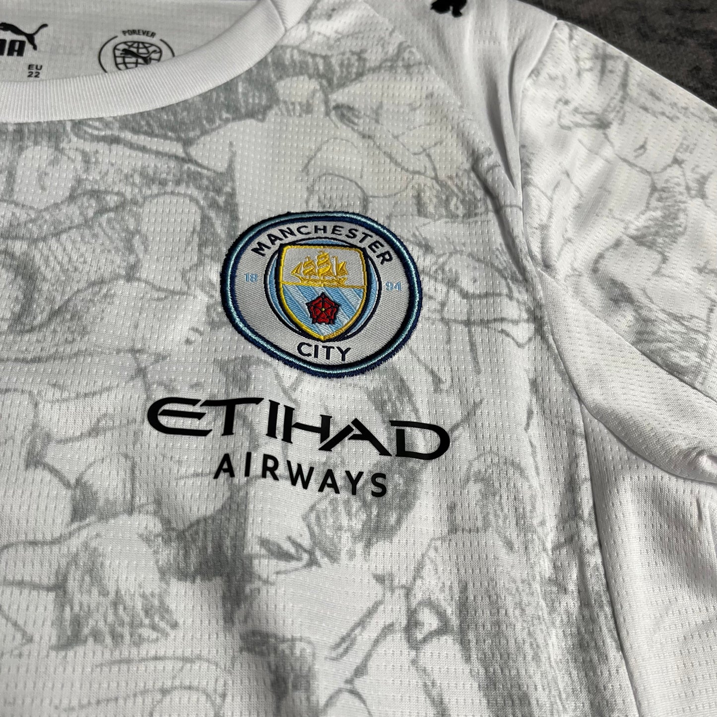 Manchester City 2025/26 Kit Kids away