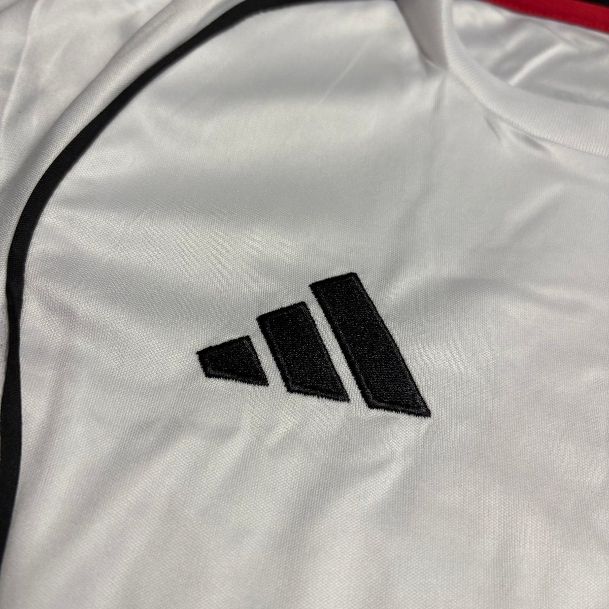 Kit infantil River Plate 2025/26