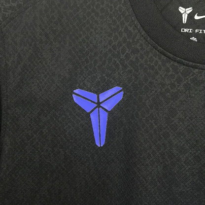Camiseta prepartido del Barcelona vs. Kobe Bryant 2025/26 - Hombre