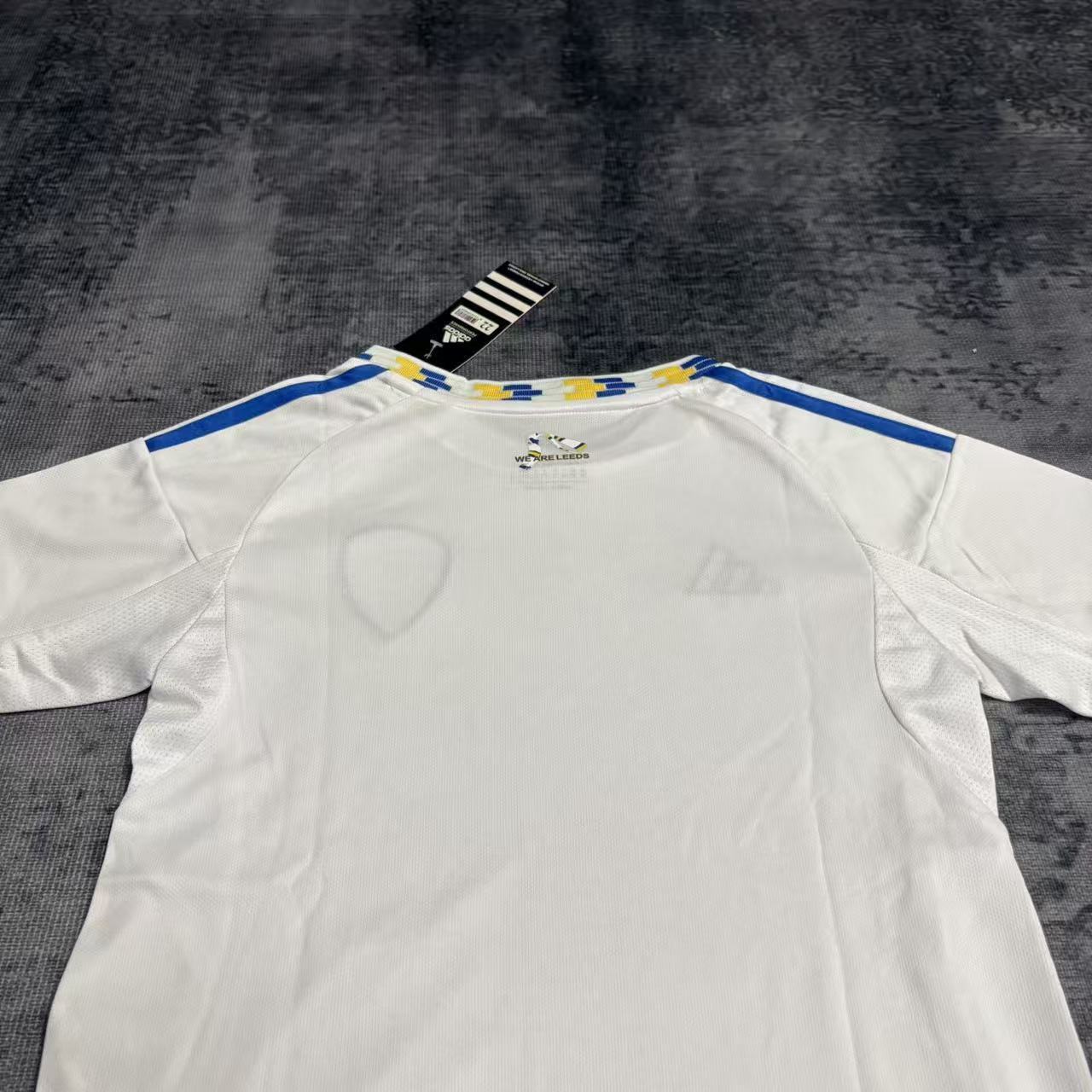 Kit infantil del Leeds United 2025/26