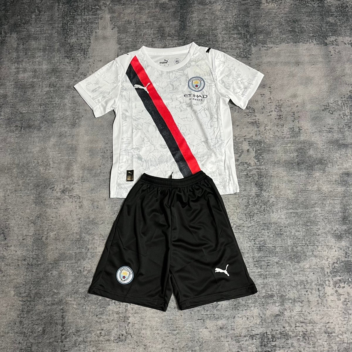 Manchester City 2025/26 Kids' Kit