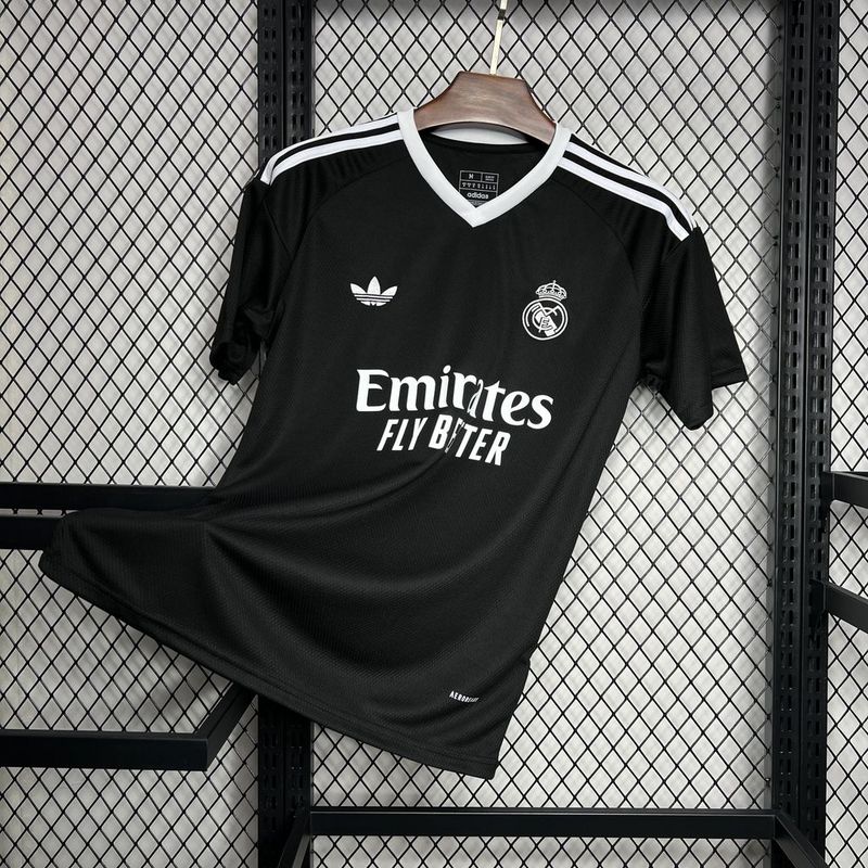 Camiseta de entrenamiento del Real Madrid 24/25