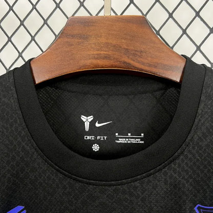 Camiseta prepartido del Barcelona vs. Kobe Bryant 2025/26 - Hombre