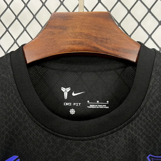 Camiseta prepartido del Barcelona vs. Kobe Bryant 2025/26 - Hombre