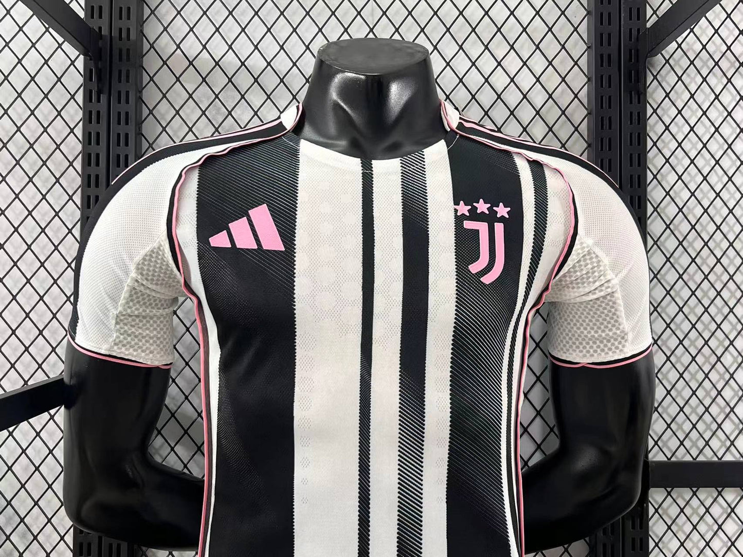 Juventus 2025/26 - Authentic Player [Slim Fit] Player [Slim Fit] Player [Slim Fit] Player Version [Slim Fit]