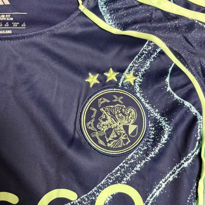 Conjunto infantil del Ajax 2025/26