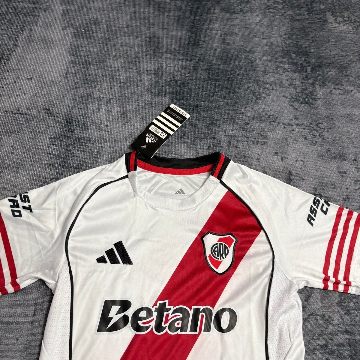 Kit infantil River Plate 2025/26