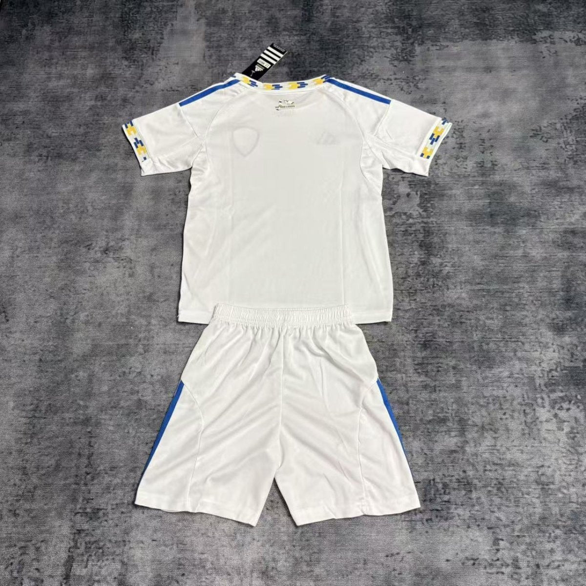 Kit infantil del Leeds United 2025/26