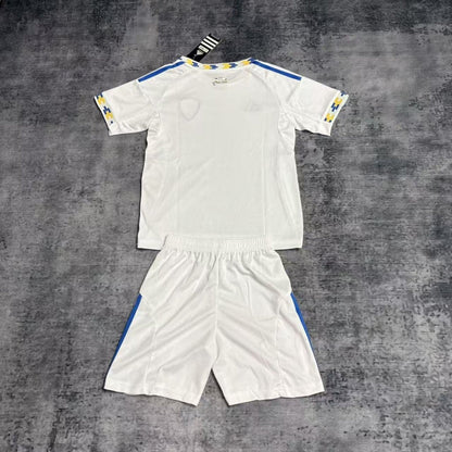 Kit infantil del Leeds United 2025/26