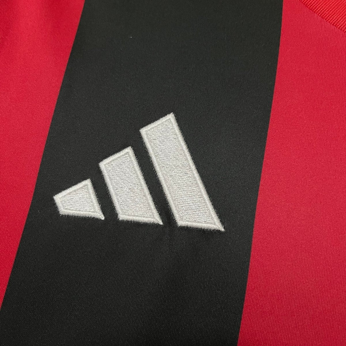 Camiseta Adidas Fulham II 24/25 - Negra y Roja