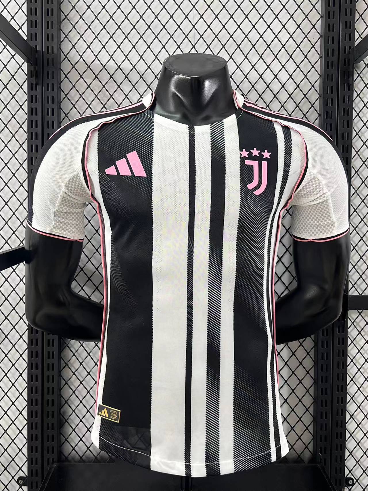 Juventus 2025/26 - Authentic Player [Slim Fit] Player [Slim Fit] Player [Slim Fit] Player Version [Slim Fit]