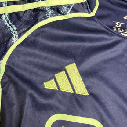 Conjunto infantil del Ajax 2025/26