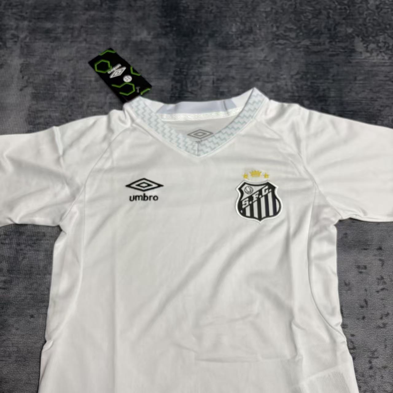 Conjunto infantil Santos 2025/26