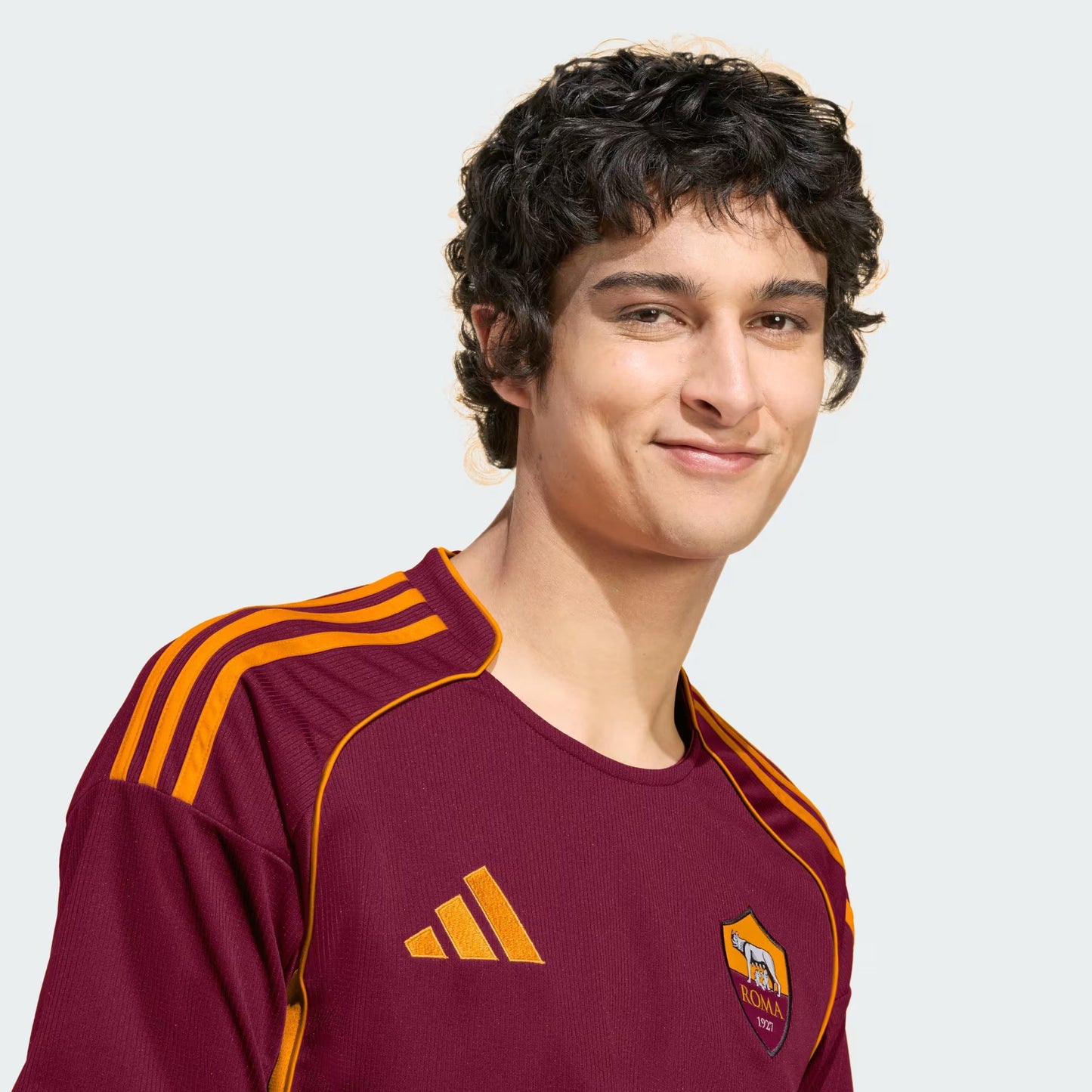 Camiseta local de la AS Roma 2025/26