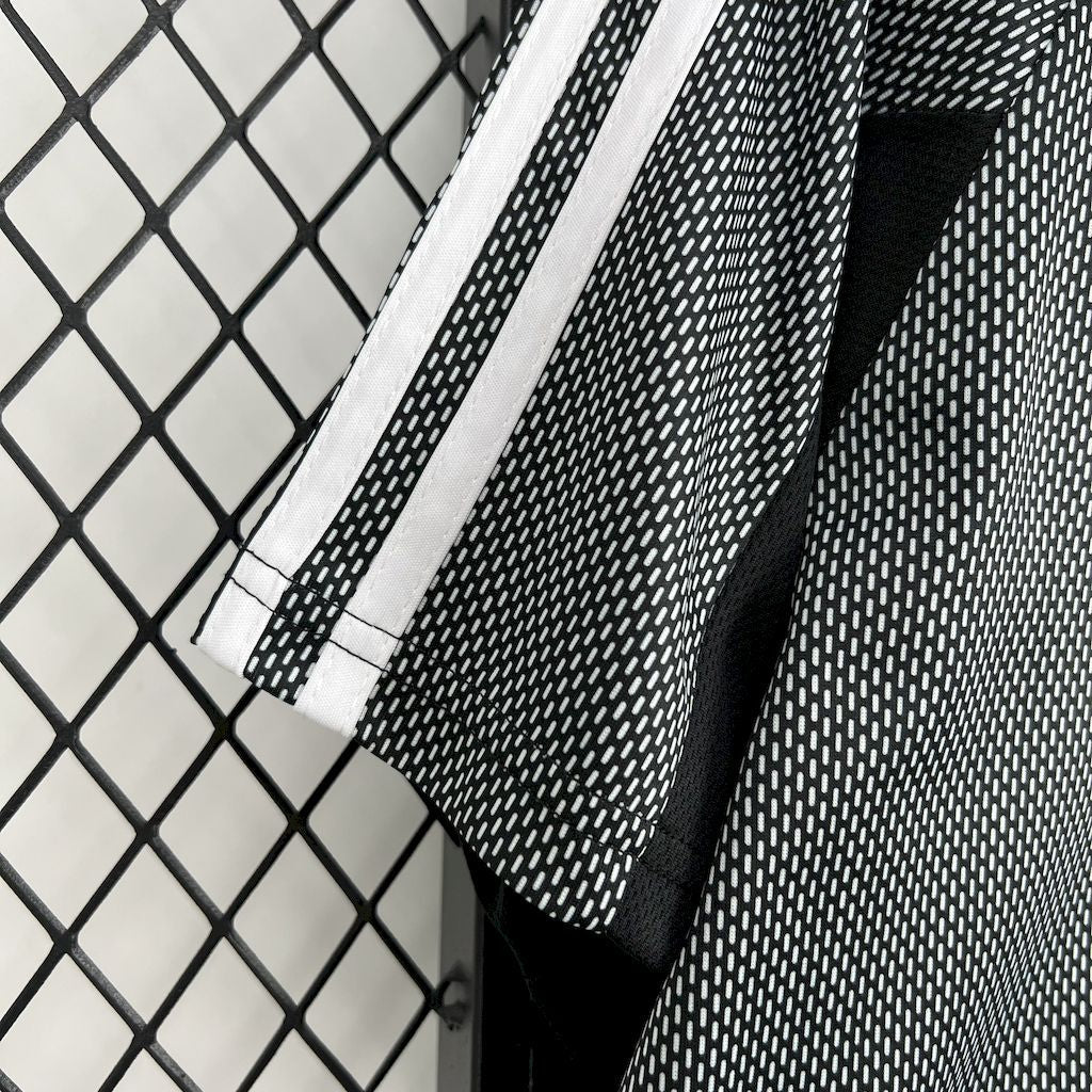 Real Madrid 2002/03 Goalkeeper Retro Jersey