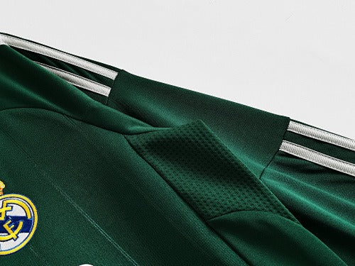 Long sleeves: Real Madrid Retro 2012/13
