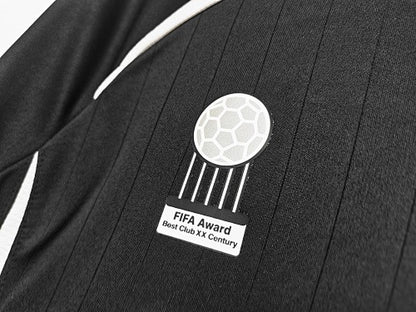Long sleeves: Real Madrid Retro 2006/07