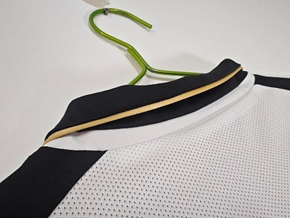 Long sleeves: Manchester United Retro 2001/02
