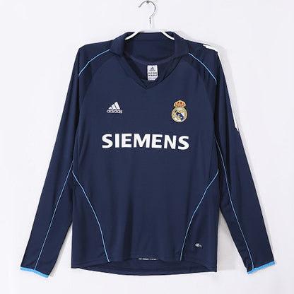 Mangas largas: Real Madrid Retro 2005/06