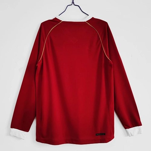 Long sleeves: Manchester United Retro 2006/07 Home