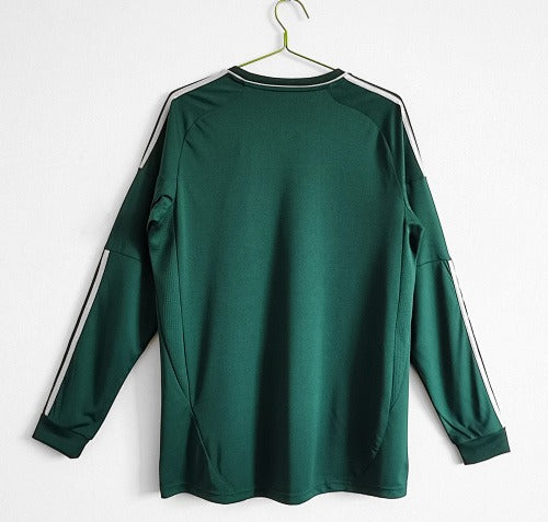 Long sleeves: Real Madrid Retro 2012/13