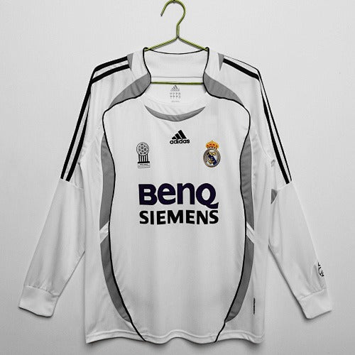 Long sleeve: Real Madrid Retro 2006/07 Home