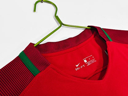 Mangas compridas: Portugal Retro 2016 Home