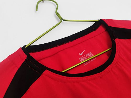 Long sleeves: Manchester United Retro 2002/04 Home