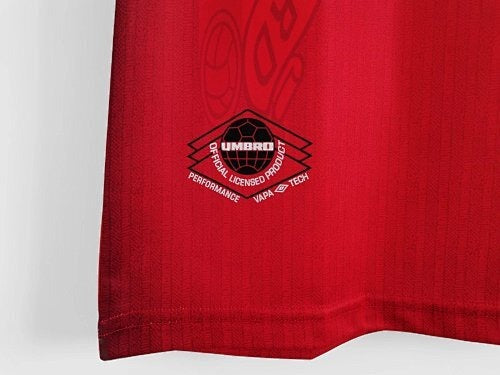 Long sleeves: Manchester United Retro 1996/97 Home