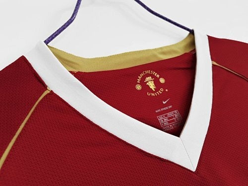 Long sleeves: Manchester United Retro 2006/07 Home