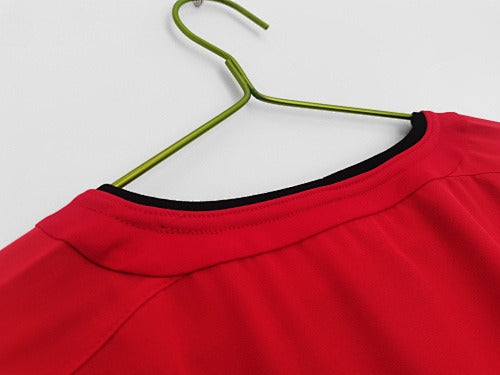 Long sleeves: Manchester United Retro 2002/04 Home