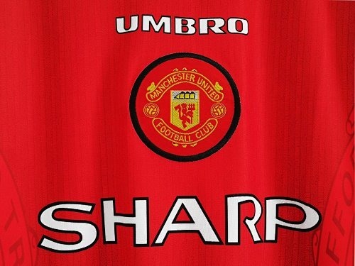 Long sleeves: Manchester United Retro 1996/97 Home