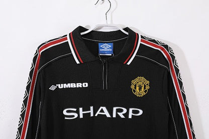 Long sleeves: Manchester United Retro 1998/99