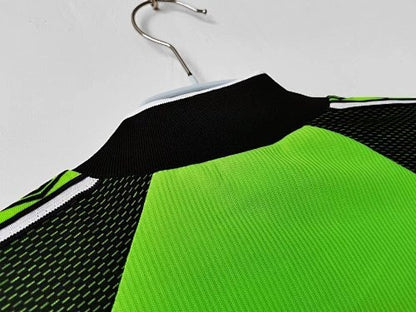 Long sleeves: Manchester United Retro 1998/99 Goalkeeper