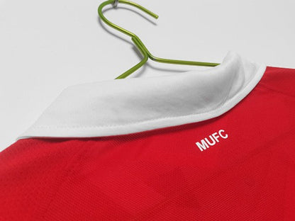 Long sleeves: Manchester United Retro 2010/11 Home
