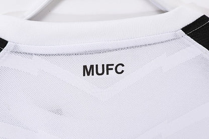 Long sleeves: Manchester United Retro 2010/11