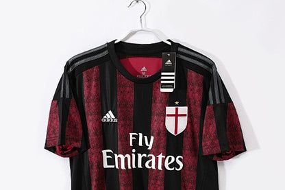 Retro del AC Milán 2015/16