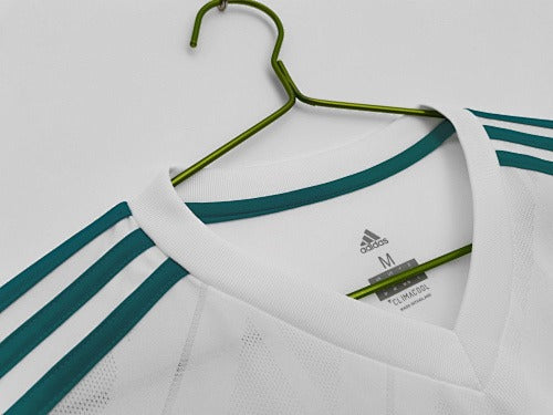 Long sleeves: Real Madrid Retro 2017/18 Home