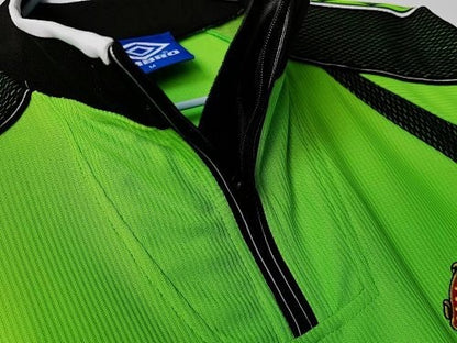 Long sleeves: Manchester United Retro 1998/99 Goalkeeper
