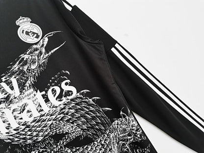 Long sleeves: Real Madrid Retro 2014/15