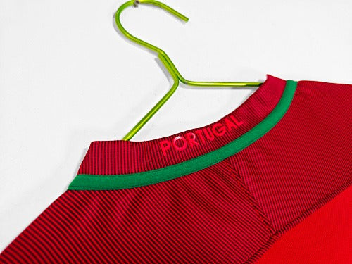Mangas compridas: Portugal Retro 2016 Home